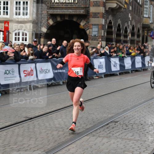 05.10.2025 - 20. swb-Marathon Bremen Yannick Fuchs http://msf.ph/oto/9277267 05.10.2025 12:39:20 Ziel 16 meine-sportfotos.de