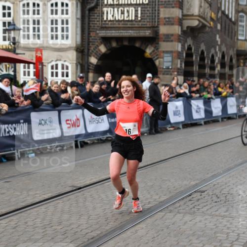 05.10.2025 - 20. swb-Marathon Bremen Yannick Fuchs http://msf.ph/oto/9277273 05.10.2025 12:39:20 Ziel 16 meine-sportfotos.de
