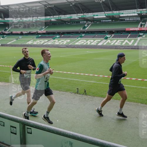 05.10.2025 - 20. swb-Marathon Bremen Michael Burmester http://msf.ph/oto/9277297 05.10.2025 12:56:21 Laufen im Stadion 325, 591, 830, 901, 984, 989, 1261, 1380, 1679, 1774, 1825, 1931, 2134, 2149, 2263, 2438, 2459, 2490, 2571, 2634, 2942, 3161, 3392, 3606, 3749, 3980, 4052, 4101, 4116, 4149, 4288, 4432, 4485, 5246, 5255, 5370, 5419, 5469, 5490, 5615, 5691, 5719, 6070, 6176, 6375, 6441, 6451, 6515, 6615, 6689, 6744, 6797, 6820, 6864, 6926, 7000, 7292, 7320, 7431, 7783, 7920, 8060, 8144, 8222, 78, 240, 1490, 2162, 2459, 2884, 3074, 3515, 3612, 4079, 4116, 4195, 4456 meine-sportfotos.de