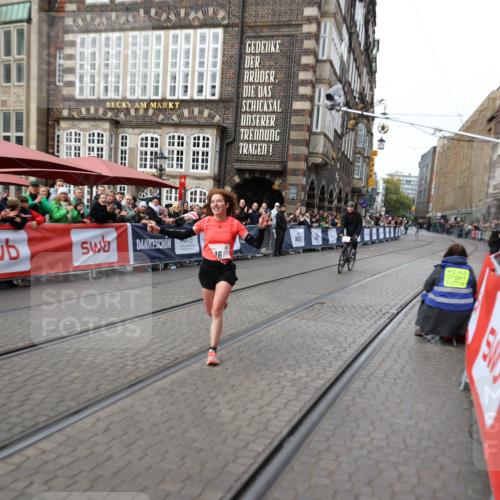 05.10.2025 - 20. swb-Marathon Bremen Yannick Fuchs http://msf.ph/oto/9277305 05.10.2025 12:39:21 Ziel 16 meine-sportfotos.de