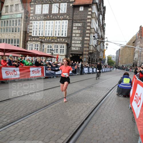 05.10.2025 - 20. swb-Marathon Bremen Yannick Fuchs http://msf.ph/oto/9277311 05.10.2025 12:39:21 Ziel 16 meine-sportfotos.de