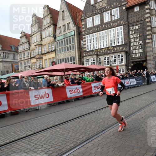05.10.2025 - 20. swb-Marathon Bremen Yannick Fuchs http://msf.ph/oto/9277336 05.10.2025 12:39:21 Ziel 16 meine-sportfotos.de