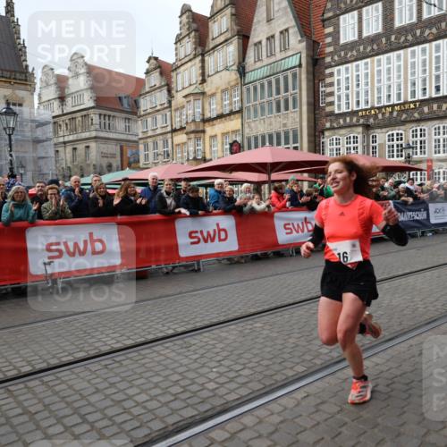 05.10.2025 - 20. swb-Marathon Bremen Yannick Fuchs http://msf.ph/oto/9277345 05.10.2025 12:39:22 Ziel 16 meine-sportfotos.de