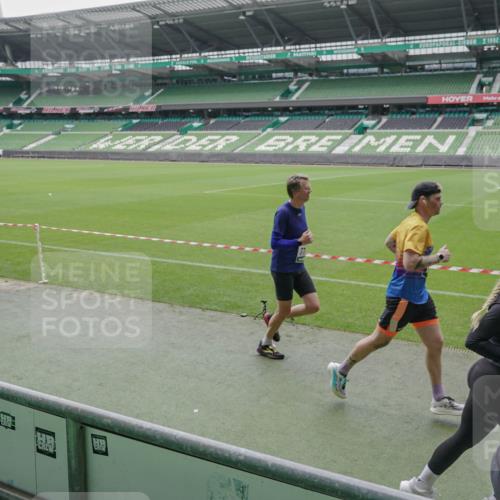 05.10.2025 - 20. swb-Marathon Bremen Michael Burmester http://msf.ph/oto/9277358 05.10.2025 12:56:27 Laufen im Stadion 325, 591, 830, 901, 984, 989, 1161, 1380, 1679, 1825, 1931, 2134, 2149, 2263, 2438, 2490, 2571, 2634, 3161, 3392, 3606, 3749, 3980, 4052, 4101, 4149, 4288, 4432, 4485, 5246, 5255, 5370, 5419, 5469, 5490, 5615, 6070, 6176, 6375, 6441, 6451, 6515, 6689, 6797, 6864, 6926, 7000, 7283, 7292, 7320, 7431, 7490, 7783, 7920, 8060, 8144, 8222, 9054, 78, 240, 1261, 1490, 1774, 1825, 2162, 2459, 2884, 2942, 3074, 3515, 3612, 4079, 4116, 4195, 4456, 5615, 5691, 5719, 6515 meine-sportfotos.de