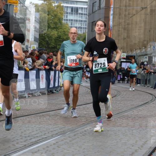 05.10.2025 - 20. swb-Marathon Bremen Strokosch-Dieckow http://msf.ph/oto/9277361 05.10.2025 13:05:04 Ziel 548, 685, 917, 1123, 1196, 1631, 8729 meine-sportfotos.de