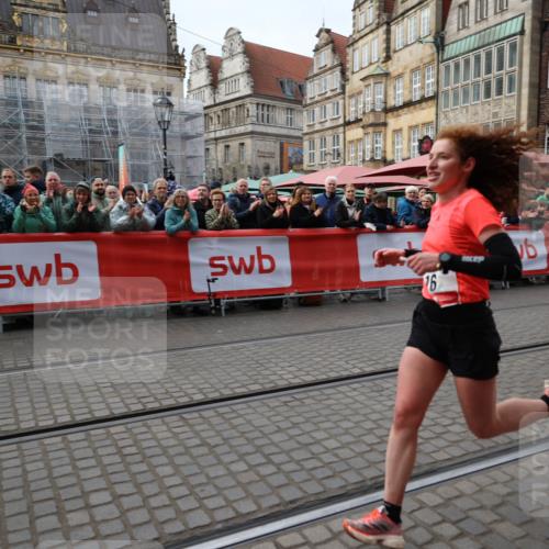 05.10.2025 - 20. swb-Marathon Bremen Yannick Fuchs http://msf.ph/oto/9277363 05.10.2025 12:39:22 Ziel 16 meine-sportfotos.de