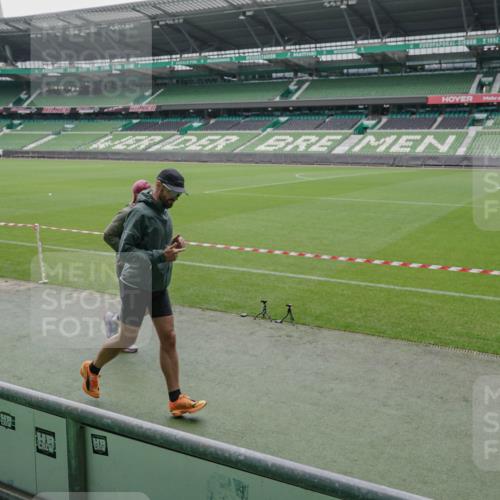 05.10.2025 - 20. swb-Marathon Bremen Michael Burmester http://msf.ph/oto/9277395 05.10.2025 12:56:30 Laufen im Stadion 325, 591, 830, 901, 984, 989, 1161, 1380, 1679, 1931, 2134, 2149, 2263, 2438, 2490, 2571, 2634, 3161, 3392, 3606, 3749, 3980, 4052, 4101, 4149, 4288, 4432, 4485, 5246, 5255, 5370, 5419, 5469, 5490, 6070, 6176, 6375, 6441, 6451, 6689, 6797, 6864, 6926, 7000, 7283, 7292, 7320, 7431, 7490, 7783, 7920, 8060, 8144, 8222, 8564, 9054, 78, 240, 1261, 1490, 1774, 1825, 1931, 2162, 2459, 2490, 2884, 2942, 3074, 3515, 3612, 4079, 4116, 4195, 4456, 5615, 5691, 5719, 6515 meine-sportfotos.de