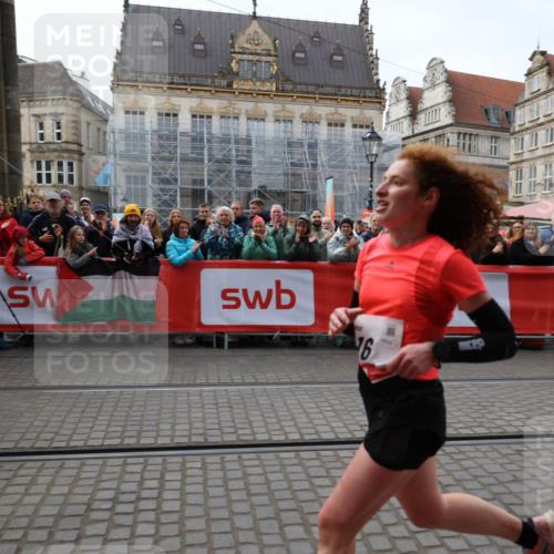 05.10.2025 - 20. swb-Marathon Bremen Yannick Fuchs http://msf.ph/oto/9277405 05.10.2025 12:39:22 Ziel 16 meine-sportfotos.de
