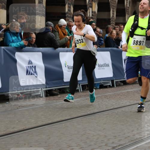 05.10.2025 - 20. swb-Marathon Bremen Strokosch-Dieckow http://msf.ph/oto/9277442 05.10.2025 11:13:15 Ziel 9891, 11332 meine-sportfotos.de