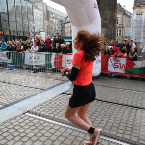 05.10.2025 - 20. swb-Marathon Bremen Yannick Fuchs http://msf.ph/oto/9277459 05.10.2025 12:39:23 Ziel 16 meine-sportfotos.de