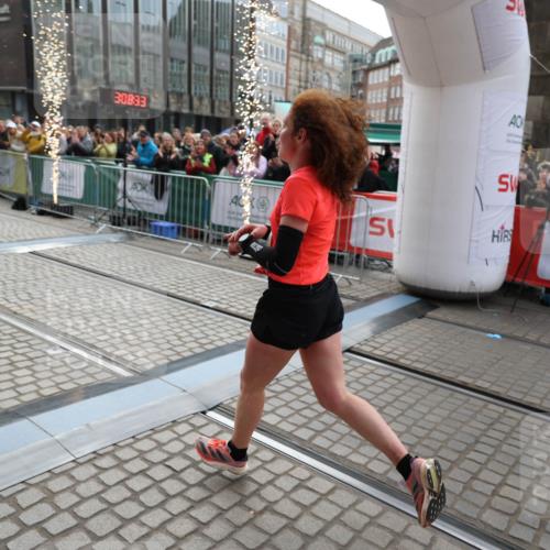 05.10.2025 - 20. swb-Marathon Bremen Yannick Fuchs http://msf.ph/oto/9277489 05.10.2025 12:39:23 Ziel 16 meine-sportfotos.de