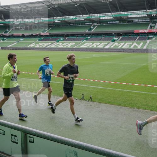 05.10.2025 - 20. swb-Marathon Bremen Michael Burmester http://msf.ph/oto/9277490 05.10.2025 12:56:55 Laufen im Stadion 31, 246, 299, 305, 479, 591, 833, 1161, 1380, 1382, 1595, 1627, 1679, 1971, 1977, 2166, 2263, 2269, 2436, 2438, 2571, 2634, 3392, 3471, 3606, 3813, 3980, 4101, 4484, 5104, 5246, 5255, 5419, 5469, 5503, 5664, 6176, 6250, 6267, 6375, 6451, 6493, 6510, 6864, 6926, 7000, 7017, 7086, 7283, 7292, 7320, 7390, 7431, 7490, 7546, 7578, 7783, 7920, 8479, 8564, 8973, 9054, 9129, 325, 830, 901, 984, 989, 2134, 2149, 3161, 4052, 4288, 4485, 5370, 5490, 6070, 6441, 8144 meine-sportfotos.de