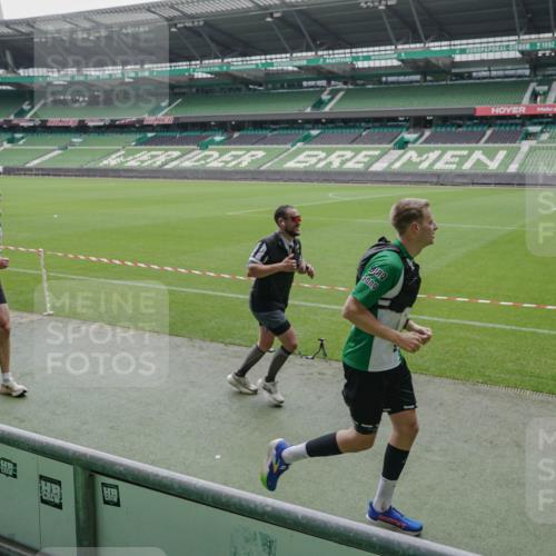 05.10.2025 - 20. swb-Marathon Bremen Michael Burmester http://msf.ph/oto/9277509 05.10.2025 12:56:57 Laufen im Stadion 31, 246, 299, 305, 479, 591, 833, 1161, 1380, 1382, 1595, 1627, 1679, 1971, 1977, 2166, 2263, 2269, 2436, 2438, 2571, 2634, 3392, 3471, 3606, 3813, 3980, 4101, 4484, 5104, 5246, 5255, 5419, 5469, 5503, 5664, 6176, 6250, 6267, 6375, 6451, 6493, 6510, 6768, 6864, 6926, 7000, 7017, 7086, 7283, 7292, 7320, 7390, 7431, 7490, 7546, 7578, 7783, 7920, 8479, 8564, 8903, 8973, 9054, 9129, 325, 830, 901, 989, 2134, 2149, 3161, 4052, 4485, 5370, 5490, 6070, 6441, 8144 meine-sportfotos.de