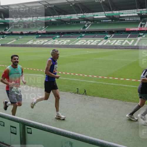 05.10.2025 - 20. swb-Marathon Bremen Michael Burmester http://msf.ph/oto/9277515 05.10.2025 12:56:58 Laufen im Stadion 31, 246, 299, 305, 479, 591, 833, 1161, 1380, 1382, 1595, 1627, 1679, 1971, 1977, 2166, 2263, 2269, 2436, 2438, 2571, 2634, 3392, 3471, 3606, 3813, 3980, 4101, 4484, 5104, 5246, 5255, 5419, 5469, 5503, 5664, 6176, 6250, 6267, 6375, 6451, 6493, 6510, 6768, 6864, 6926, 7000, 7017, 7086, 7283, 7292, 7320, 7390, 7431, 7490, 7546, 7578, 7783, 7920, 8479, 8564, 8903, 8973, 9054, 9129, 325, 830, 901, 989, 2134, 2149, 3161, 4052, 4485, 5370, 5490, 6070, 6441 meine-sportfotos.de