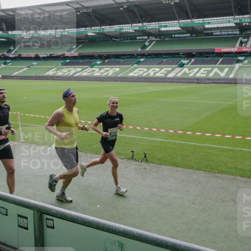 05.10.2025 - 20. swb-Marathon Bremen Michael Burmester http://msf.ph/oto/9277532 05.10.2025 12:57:01 Laufen im Stadion 31, 237, 246, 299, 305, 479, 591, 613, 833, 1161, 1380, 1382, 1595, 1627, 1679, 1971, 1977, 2166, 2263, 2269, 2436, 2438, 2522, 2571, 2634, 3392, 3471, 3606, 3813, 3980, 4101, 4484, 5104, 5246, 5255, 5419, 5503, 5664, 6250, 6267, 6375, 6451, 6486, 6493, 6510, 6768, 6864, 6926, 7000, 7017, 7086, 7283, 7320, 7371, 7390, 7431, 7490, 7546, 7578, 7783, 8023, 8479, 8564, 8903, 8973, 9054, 9129, 325, 830, 901, 989, 2134, 2149, 3161, 4052, 4485, 5469, 5490, 6070, 6441 meine-sportfotos.de
