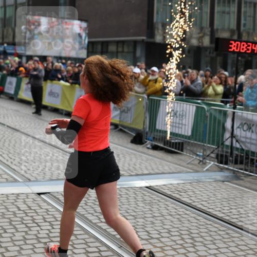 05.10.2025 - 20. swb-Marathon Bremen Yannick Fuchs http://msf.ph/oto/9277558 05.10.2025 12:39:24 Ziel 16 meine-sportfotos.de