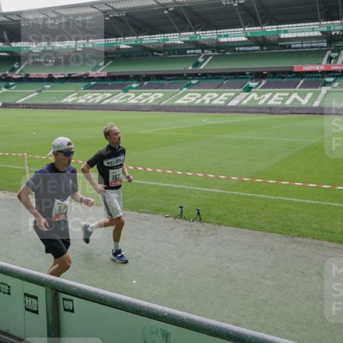 05.10.2025 - 20. swb-Marathon Bremen Michael Burmester http://msf.ph/oto/9277564 05.10.2025 12:57:05 Laufen im Stadion 31, 237, 246, 299, 305, 479, 591, 613, 820, 833, 1161, 1382, 1595, 1627, 1679, 1971, 1977, 2166, 2263, 2269, 2436, 2522, 2571, 2634, 3392, 3471, 3591, 3606, 3813, 3980, 4101, 4484, 4821, 5104, 5246, 5255, 5419, 5503, 5664, 6250, 6267, 6451, 6486, 6493, 6510, 6768, 6864, 6926, 7000, 7017, 7086, 7283, 7320, 7371, 7390, 7431, 7490, 7546, 7578, 7783, 8023, 8479, 8564, 8903, 8964, 8973, 9054, 9129, 325, 830, 901, 989, 1380, 2134, 2149, 2438, 3161, 4052, 4485, 5469, 6070 meine-sportfotos.de