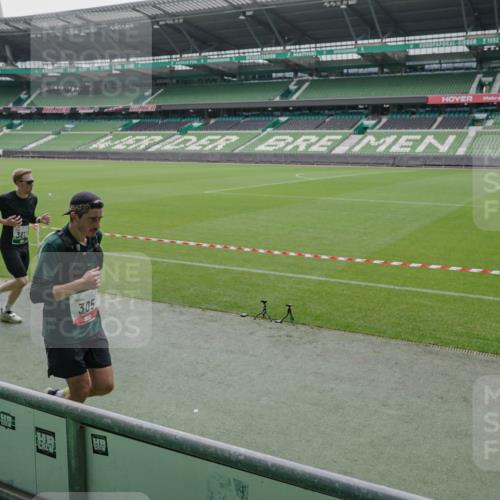 05.10.2025 - 20. swb-Marathon Bremen Michael Burmester http://msf.ph/oto/9277578 05.10.2025 12:57:09 Laufen im Stadion 31, 237, 246, 299, 305, 479, 591, 613, 820, 833, 1161, 1317, 1382, 1595, 1627, 1971, 1977, 2166, 2269, 2436, 2522, 2571, 2634, 3396, 3471, 3591, 3606, 3813, 3969, 3980, 4101, 4484, 4496, 4821, 5104, 5246, 5255, 5419, 5503, 5664, 6250, 6267, 6451, 6486, 6493, 6510, 6768, 6926, 7017, 7086, 7283, 7320, 7371, 7390, 7490, 7546, 7578, 7783, 7940, 8023, 8479, 8564, 8903, 8964, 8973, 9054, 9129, 830, 901, 1380, 1679, 2149, 2263, 2438, 3392, 4485, 5469 meine-sportfotos.de