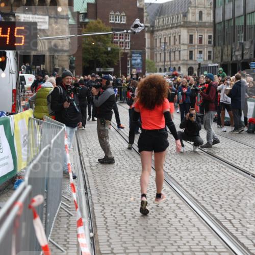 05.10.2025 - 20. swb-Marathon Bremen Yannick Fuchs http://msf.ph/oto/9277601 05.10.2025 12:39:25 Ziel 16 meine-sportfotos.de