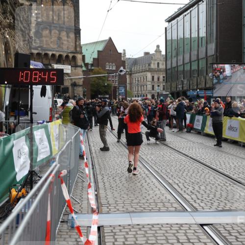 05.10.2025 - 20. swb-Marathon Bremen Yannick Fuchs http://msf.ph/oto/9277610 05.10.2025 12:39:26 Ziel 16 meine-sportfotos.de