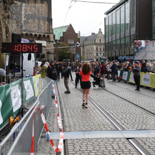 05.10.2025 - 20. swb-Marathon Bremen Yannick Fuchs http://msf.ph/oto/9277618 05.10.2025 12:39:26 Ziel 16 meine-sportfotos.de