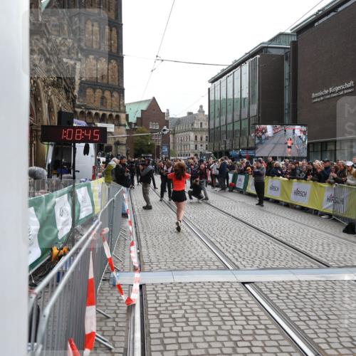 05.10.2025 - 20. swb-Marathon Bremen Yannick Fuchs http://msf.ph/oto/9277648 05.10.2025 12:39:26 Ziel 16 meine-sportfotos.de