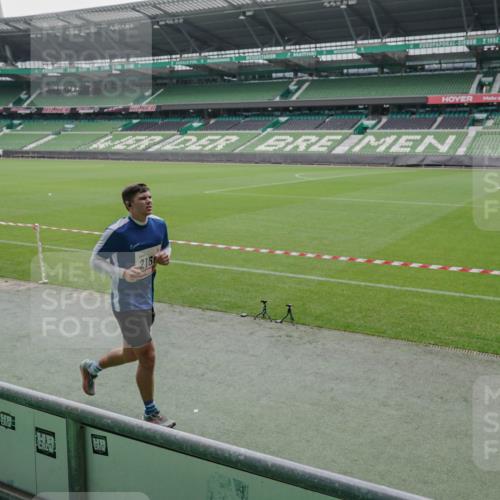 05.10.2025 - 20. swb-Marathon Bremen Michael Burmester http://msf.ph/oto/9277663 05.10.2025 12:57:20 Laufen im Stadion 31, 237, 246, 299, 305, 479, 613, 820, 833, 1161, 1317, 1382, 1491, 1595, 1627, 1971, 1977, 2166, 2269, 2304, 2436, 2522, 3396, 3471, 3591, 3798, 3813, 3969, 4089, 4484, 4496, 4821, 5100, 5104, 5149, 5503, 5664, 6250, 6267, 6486, 6493, 6510, 6534, 6535, 6768, 7017, 7086, 7283, 7371, 7390, 7490, 7546, 7578, 7911, 7940, 8023, 8128, 8479, 8564, 8801, 8903, 8964, 8973, 8993, 9054, 9129, 9983, 591, 1380, 1679, 2263, 2438, 2571, 2634, 3392, 3606, 3980, 4101, 5255, 5469 meine-sportfotos.de