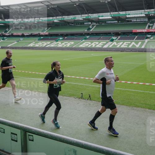 05.10.2025 - 20. swb-Marathon Bremen Michael Burmester http://msf.ph/oto/9277708 05.10.2025 12:57:28 Laufen im Stadion 31, 237, 246, 299, 305, 415, 479, 613, 820, 833, 1317, 1382, 1491, 1595, 1627, 1971, 1977, 2166, 2234, 2240, 2269, 2304, 2436, 2522, 3396, 3471, 3591, 3798, 3813, 3969, 3977, 4089, 4484, 4496, 4821, 5100, 5104, 5149, 5503, 5664, 6250, 6267, 6372, 6486, 6493, 6510, 6534, 6535, 6768, 7017, 7086, 7371, 7390, 7546, 7578, 7731, 7911, 7940, 8023, 8128, 8479, 8564, 8801, 8903, 8964, 8973, 8993, 9129, 9983, 11658, 591, 1161, 1679, 2263, 2571, 2634, 3606, 3980, 4101, 5255 meine-sportfotos.de