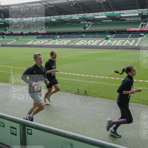 05.10.2025 - 20. swb-Marathon Bremen Michael Burmester http://msf.ph/oto/9277719 05.10.2025 12:57:28 Laufen im Stadion 31, 237, 246, 299, 305, 415, 479, 613, 820, 833, 1317, 1382, 1491, 1595, 1627, 1971, 1977, 2166, 2234, 2240, 2269, 2304, 2436, 2522, 3396, 3471, 3591, 3798, 3813, 3969, 3977, 4089, 4484, 4496, 4821, 5100, 5104, 5149, 5503, 5664, 6250, 6267, 6372, 6486, 6493, 6510, 6534, 6535, 6768, 7017, 7086, 7371, 7390, 7546, 7578, 7731, 7911, 7940, 8023, 8128, 8479, 8564, 8801, 8903, 8964, 8973, 8993, 9129, 9983, 11658, 591, 1161, 1679, 2263, 2571, 2634, 3606, 3980, 4101, 5255 meine-sportfotos.de