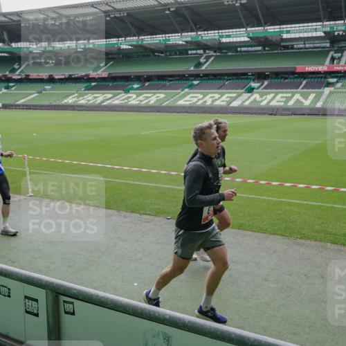 05.10.2025 - 20. swb-Marathon Bremen Michael Burmester http://msf.ph/oto/9277726 05.10.2025 12:57:29 Laufen im Stadion 31, 237, 246, 299, 305, 415, 479, 613, 820, 833, 1317, 1382, 1491, 1595, 1627, 1971, 1977, 2166, 2234, 2240, 2269, 2304, 2436, 2522, 3396, 3471, 3591, 3798, 3813, 3969, 3977, 4089, 4401, 4484, 4496, 4821, 5100, 5104, 5149, 5503, 5645, 5664, 6250, 6267, 6372, 6486, 6493, 6510, 6525, 6534, 6535, 6768, 7017, 7086, 7371, 7390, 7546, 7578, 7731, 7911, 7940, 8023, 8128, 8479, 8801, 8903, 8964, 8973, 8993, 9129, 9983, 11658, 591, 1161, 2571, 2634, 3606, 3980, 4101, 5255 meine-sportfotos.de