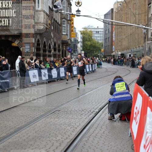 05.10.2025 - 20. swb-Marathon Bremen Yannick Fuchs http://msf.ph/oto/9277727 05.10.2025 12:40:12 Ziel  meine-sportfotos.de