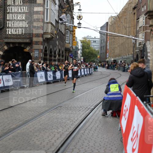 05.10.2025 - 20. swb-Marathon Bremen Yannick Fuchs http://msf.ph/oto/9277745 05.10.2025 12:40:13 Ziel  meine-sportfotos.de