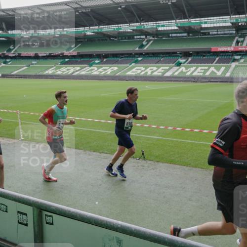 05.10.2025 - 20. swb-Marathon Bremen Michael Burmester http://msf.ph/oto/9277763 05.10.2025 12:57:32 Laufen im Stadion 31, 237, 246, 299, 305, 415, 479, 613, 820, 833, 1317, 1382, 1491, 1595, 1627, 1971, 1977, 2166, 2234, 2240, 2269, 2304, 2436, 2522, 2662, 3396, 3471, 3591, 3798, 3813, 3969, 3977, 4089, 4102, 4401, 4484, 4496, 4821, 5100, 5104, 5149, 5503, 5645, 5664, 6250, 6267, 6372, 6486, 6493, 6510, 6525, 6534, 6535, 6768, 7017, 7086, 7371, 7390, 7546, 7578, 7731, 7911, 7940, 8023, 8128, 8479, 8801, 8903, 8964, 8973, 8993, 9129, 9983, 11658, 591, 1161, 2571, 3606, 5255 meine-sportfotos.de
