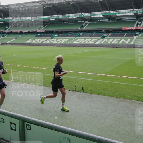 05.10.2025 - 20. swb-Marathon Bremen Michael Burmester http://msf.ph/oto/9277793 05.10.2025 12:57:36 Laufen im Stadion 31, 237, 246, 299, 305, 415, 479, 613, 820, 833, 1317, 1382, 1491, 1627, 1971, 1977, 2166, 2234, 2240, 2269, 2304, 2436, 2522, 2662, 3396, 3471, 3591, 3798, 3813, 3969, 3977, 4089, 4102, 4287, 4401, 4484, 4496, 4747, 4821, 5100, 5104, 5149, 5503, 5562, 5645, 5664, 5728, 6250, 6267, 6317, 6372, 6486, 6493, 6510, 6525, 6534, 6535, 6768, 6999, 7053, 7086, 7371, 7390, 7546, 7578, 7731, 7911, 7940, 8023, 8128, 8801, 8903, 8964, 8973, 8993, 9129, 9983, 11658, 299, 479, 1161, 1595 meine-sportfotos.de