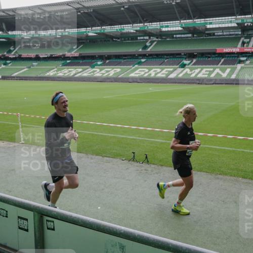05.10.2025 - 20. swb-Marathon Bremen Michael Burmester http://msf.ph/oto/9277801 05.10.2025 12:57:36 Laufen im Stadion 31, 237, 246, 299, 305, 415, 479, 613, 820, 833, 1317, 1382, 1491, 1627, 1971, 1977, 2166, 2234, 2240, 2269, 2304, 2436, 2522, 2662, 3396, 3471, 3591, 3798, 3813, 3969, 3977, 4089, 4102, 4287, 4401, 4484, 4496, 4747, 4821, 5100, 5104, 5149, 5503, 5562, 5645, 5664, 5728, 6250, 6267, 6317, 6372, 6486, 6493, 6510, 6525, 6534, 6535, 6768, 6999, 7053, 7086, 7371, 7390, 7546, 7578, 7731, 7911, 7940, 8023, 8128, 8801, 8903, 8964, 8973, 8993, 9129, 9983, 11658, 299, 479, 1161, 1595 meine-sportfotos.de