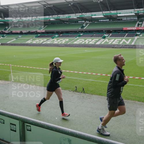 05.10.2025 - 20. swb-Marathon Bremen Michael Burmester http://msf.ph/oto/9277821 05.10.2025 12:57:41 Laufen im Stadion 237, 246, 305, 415, 613, 820, 833, 1317, 1382, 1491, 1971, 2166, 2234, 2240, 2269, 2304, 2436, 2522, 2662, 3396, 3591, 3798, 3813, 3969, 3977, 4089, 4102, 4287, 4401, 4496, 4747, 4821, 5100, 5104, 5149, 5503, 5562, 5645, 5664, 5728, 6161, 6250, 6267, 6317, 6372, 6486, 6510, 6525, 6534, 6535, 6768, 6999, 7053, 7086, 7371, 7390, 7546, 7578, 7588, 7731, 7911, 7940, 8023, 8128, 8801, 8827, 8903, 8964, 8973, 8993, 9129, 9151, 9983, 11658, 31, 299, 479, 1161, 1595, 1627 meine-sportfotos.de