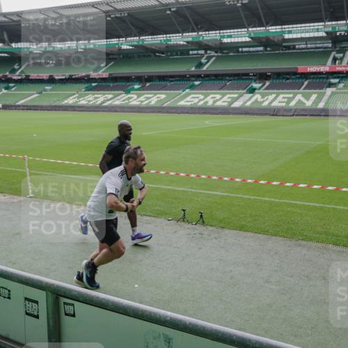 05.10.2025 - 20. swb-Marathon Bremen Michael Burmester http://msf.ph/oto/9277832 05.10.2025 12:57:46 Laufen im Stadion 237, 246, 305, 415, 613, 820, 833, 1317, 1382, 1491, 1971, 2166, 2234, 2240, 2304, 2522, 2648, 2662, 2893, 3396, 3591, 3798, 3813, 3969, 3977, 4089, 4102, 4287, 4389, 4401, 4496, 4747, 4821, 5100, 5149, 5313, 5503, 5562, 5645, 5664, 5728, 6161, 6267, 6317, 6326, 6372, 6486, 6525, 6534, 6535, 6768, 6999, 7053, 7371, 7588, 7731, 7911, 7940, 8023, 8091, 8113, 8128, 8801, 8827, 8903, 8964, 8973, 8993, 9129, 9151, 9983, 11658, 31, 299, 479, 1595, 1627 meine-sportfotos.de