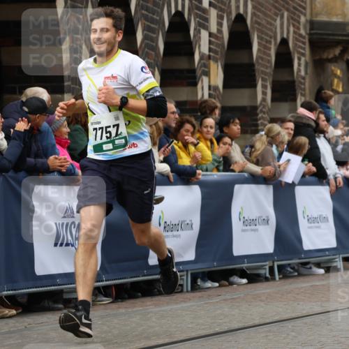 05.10.2025 - 20. swb-Marathon Bremen Strokosch-Dieckow http://msf.ph/oto/9277839 05.10.2025 13:05:30 Ziel 907, 1641, 2360, 2990, 8923 meine-sportfotos.de