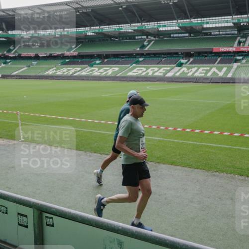 05.10.2025 - 20. swb-Marathon Bremen Michael Burmester http://msf.ph/oto/9277856 05.10.2025 12:57:48 Laufen im Stadion 237, 246, 305, 415, 613, 820, 833, 1317, 1382, 1491, 1971, 2166, 2234, 2240, 2304, 2522, 2648, 2662, 2893, 3396, 3591, 3798, 3813, 3969, 3977, 4089, 4102, 4287, 4389, 4401, 4496, 4747, 4821, 5100, 5149, 5163, 5313, 5503, 5562, 5645, 5664, 5728, 6161, 6267, 6317, 6326, 6372, 6486, 6525, 6534, 6535, 6768, 6999, 7053, 7371, 7588, 7731, 7911, 7940, 8023, 8091, 8113, 8128, 8801, 8827, 8903, 8964, 8973, 8993, 9151, 9983, 11658, 31, 299, 479, 1595, 1627 meine-sportfotos.de