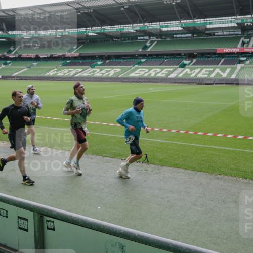 05.10.2025 - 20. swb-Marathon Bremen Michael Burmester http://msf.ph/oto/9277866 05.10.2025 12:57:49 Laufen im Stadion 237, 246, 305, 415, 613, 820, 833, 846, 1317, 1382, 1491, 2158, 2166, 2234, 2240, 2304, 2522, 2648, 2662, 2893, 3396, 3591, 3798, 3813, 3969, 3977, 4089, 4102, 4287, 4389, 4401, 4496, 4747, 4821, 5100, 5149, 5163, 5313, 5503, 5562, 5645, 5664, 5728, 6161, 6267, 6317, 6326, 6372, 6486, 6525, 6534, 6535, 6768, 6999, 7053, 7371, 7588, 7731, 7911, 7940, 8023, 8091, 8113, 8128, 8576, 8801, 8827, 8903, 8964, 8973, 8993, 9151, 9983, 11658, 31, 299, 479, 1595, 1627 meine-sportfotos.de