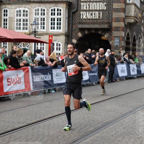 05.10.2025 - 20. swb-Marathon Bremen Yannick Fuchs http://msf.ph/oto/9277881 05.10.2025 12:40:15 Ziel 2138 meine-sportfotos.de