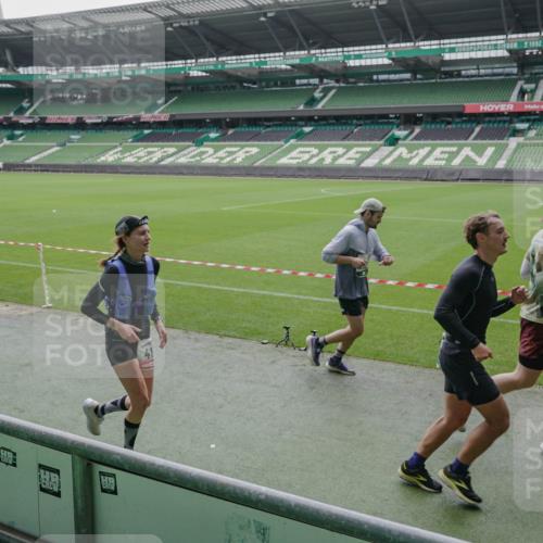 05.10.2025 - 20. swb-Marathon Bremen Michael Burmester http://msf.ph/oto/9277888 05.10.2025 12:57:51 Laufen im Stadion 237, 305, 415, 613, 820, 833, 846, 1317, 1382, 1491, 2158, 2166, 2234, 2240, 2304, 2522, 2648, 2662, 2893, 3396, 3591, 3798, 3813, 3969, 3977, 4089, 4102, 4287, 4389, 4401, 4446, 4496, 4747, 4821, 5100, 5149, 5163, 5313, 5503, 5562, 5645, 5664, 5728, 6161, 6267, 6317, 6326, 6372, 6486, 6525, 6534, 6535, 6768, 6999, 7053, 7371, 7588, 7731, 7911, 7940, 8023, 8091, 8113, 8128, 8576, 8801, 8827, 8903, 8964, 8993, 9151, 9983, 11658, 31, 246, 299, 305, 479, 1595, 1627 meine-sportfotos.de