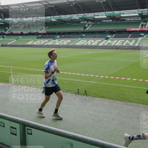 05.10.2025 - 20. swb-Marathon Bremen Michael Burmester http://msf.ph/oto/9277899 05.10.2025 12:57:51 Laufen im Stadion 237, 305, 415, 613, 820, 833, 846, 1317, 1382, 1491, 2158, 2166, 2234, 2240, 2304, 2522, 2648, 2662, 2893, 3396, 3591, 3798, 3813, 3969, 3977, 4089, 4102, 4287, 4389, 4401, 4446, 4496, 4747, 4821, 5100, 5149, 5163, 5313, 5503, 5562, 5645, 5664, 5728, 6161, 6267, 6317, 6326, 6372, 6486, 6525, 6534, 6535, 6768, 6999, 7053, 7371, 7588, 7731, 7911, 7940, 8023, 8091, 8113, 8128, 8576, 8801, 8827, 8903, 8964, 8993, 9151, 9983, 11658, 31, 246, 299, 305, 479, 1595, 1627 meine-sportfotos.de