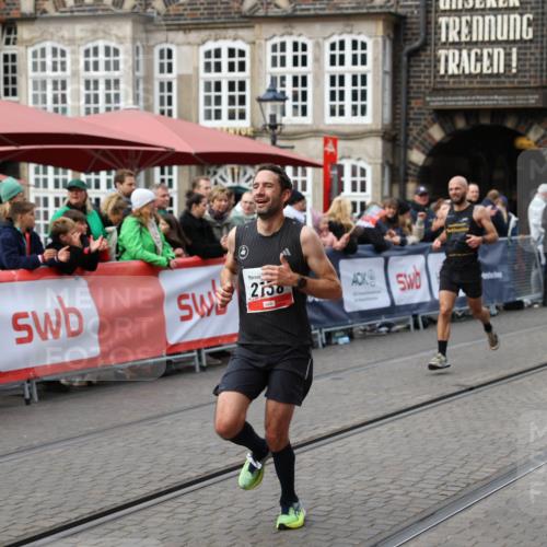 05.10.2025 - 20. swb-Marathon Bremen Yannick Fuchs http://msf.ph/oto/9277910 05.10.2025 12:40:15 Ziel 2138 meine-sportfotos.de
