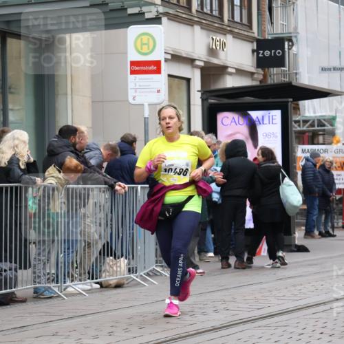 05.10.2025 - 20. swb-Marathon Bremen Strokosch-Dieckow http://msf.ph/oto/9277915 05.10.2025 11:14:35 Ziel 9303, 10496, 10602, 10647, 11107, 11345, 11448, 11557, 11607, 9303, 10496, 10602, 10647, 11107, 11345, 11448, 11557, 11607 meine-sportfotos.de