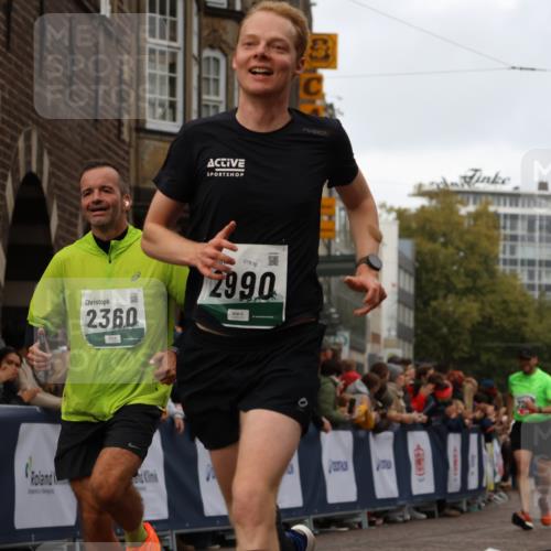 05.10.2025 - 20. swb-Marathon Bremen Strokosch-Dieckow http://msf.ph/oto/9277928 05.10.2025 13:05:32 Ziel 2249, 2360, 2990, 6251, 8923 meine-sportfotos.de