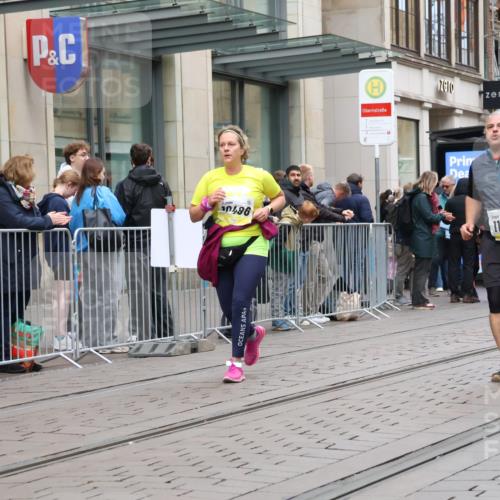 05.10.2025 - 20. swb-Marathon Bremen Strokosch-Dieckow http://msf.ph/oto/9277967 05.10.2025 11:14:37 Ziel 9303, 10496, 10602, 10647, 10984, 11107, 11345, 11448, 11557, 11607, 11635, 9303, 10496, 10602, 10647, 10984, 11107, 11345, 11448, 11557, 11607, 11635 meine-sportfotos.de
