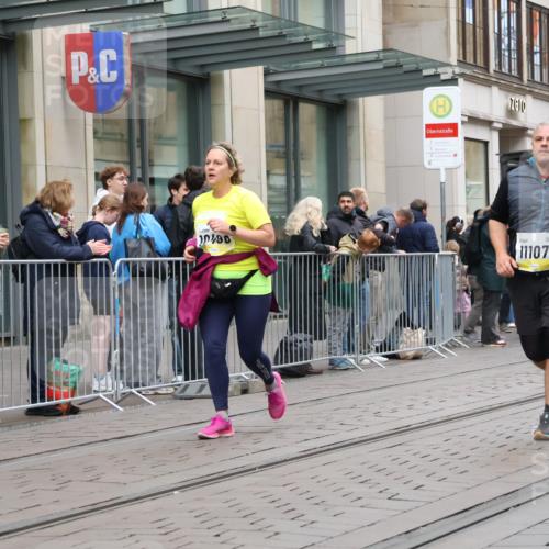 05.10.2025 - 20. swb-Marathon Bremen Strokosch-Dieckow http://msf.ph/oto/9277976 05.10.2025 11:14:37 Ziel 9303, 10496, 10602, 10647, 10984, 11107, 11345, 11448, 11557, 11607, 11635, 9303, 10496, 10602, 10647, 10984, 11107, 11345, 11448, 11557, 11607, 11635 meine-sportfotos.de