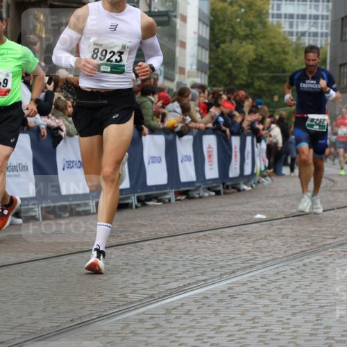 05.10.2025 - 20. swb-Marathon Bremen Strokosch-Dieckow http://msf.ph/oto/9277989 05.10.2025 13:05:37 Ziel 1307, 2249, 2988, 4255, 4353, 6251, 8923 meine-sportfotos.de