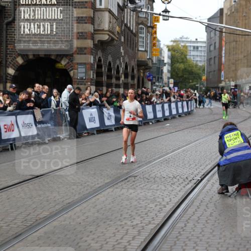 05.10.2025 - 20. swb-Marathon Bremen Yannick Fuchs http://msf.ph/oto/9277996 05.10.2025 12:40:32 Ziel 4 meine-sportfotos.de